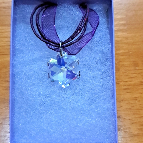 Jewelry - Starfire Aurora Crystal Snowflake Necklace